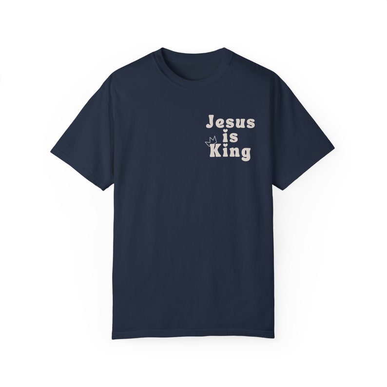 Jesus ist König Shirt Tochter des König-Pilz-Shirt Glaube basiert Shirt Schmetterling Shirt Anbetung Cottagecore Shirt Christian Merch gemacht Bild 8