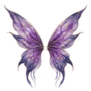 Könnte beinhalten: Aquarell-Illustration von Feenflügeln. Die Flügel zeigen einen Farbverlauf von Lila und Blau, mit goldenen Akzenten und Glitzerdetails. Das Design ist symmetrisch, wobei jeder Flügel den anderen spiegelt.