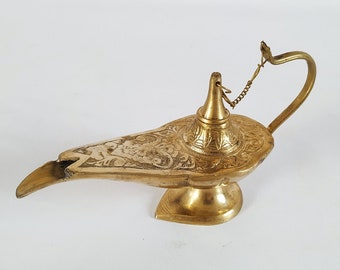 Vintage Hand Crafted Pure Brass Alladin Chirag Lamp, Heavy Alladin Lamp, Brass Oil Lamp, Alladins Lamp, Vintage Decor Genie Lamp, Oil Pourer