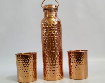 Handgemachte Gehämmerte Kupfer Flasche & Becher Set: Indisches Trinkgeschirr