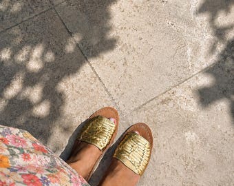 Handwoven leather shoes | Huaraches | Tulum in Gold(narrow sandals)