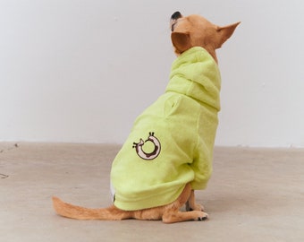 Kapuzenpullover für Hundehandtücher – weiche Bio-Baumwolle – Limette – Dackel-Stickerei