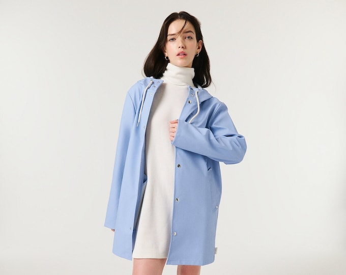 Cloud Blue Unisex Waterproof Raincoat Jacket, Lightweight Hooded Windbreaker, Casual Fit Coat