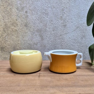 Arzberg Porzellanfabrik Germany 70s Chromatics Goldbraun Creamer and Sugar Set Design by Gerald Gulotta.