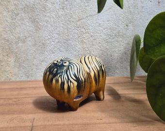 Lisa Larson Gustavsberg Figura de cerámica pekinesa: Serie Kennel de mediados de siglo