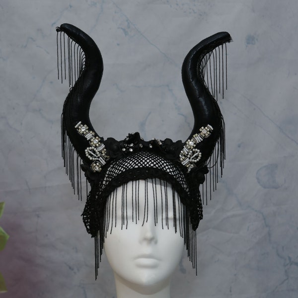 Black horn Taurus hat for Halloween, Cosplay Demon Nymph Halloween funny ox horn costume accessories headdress,