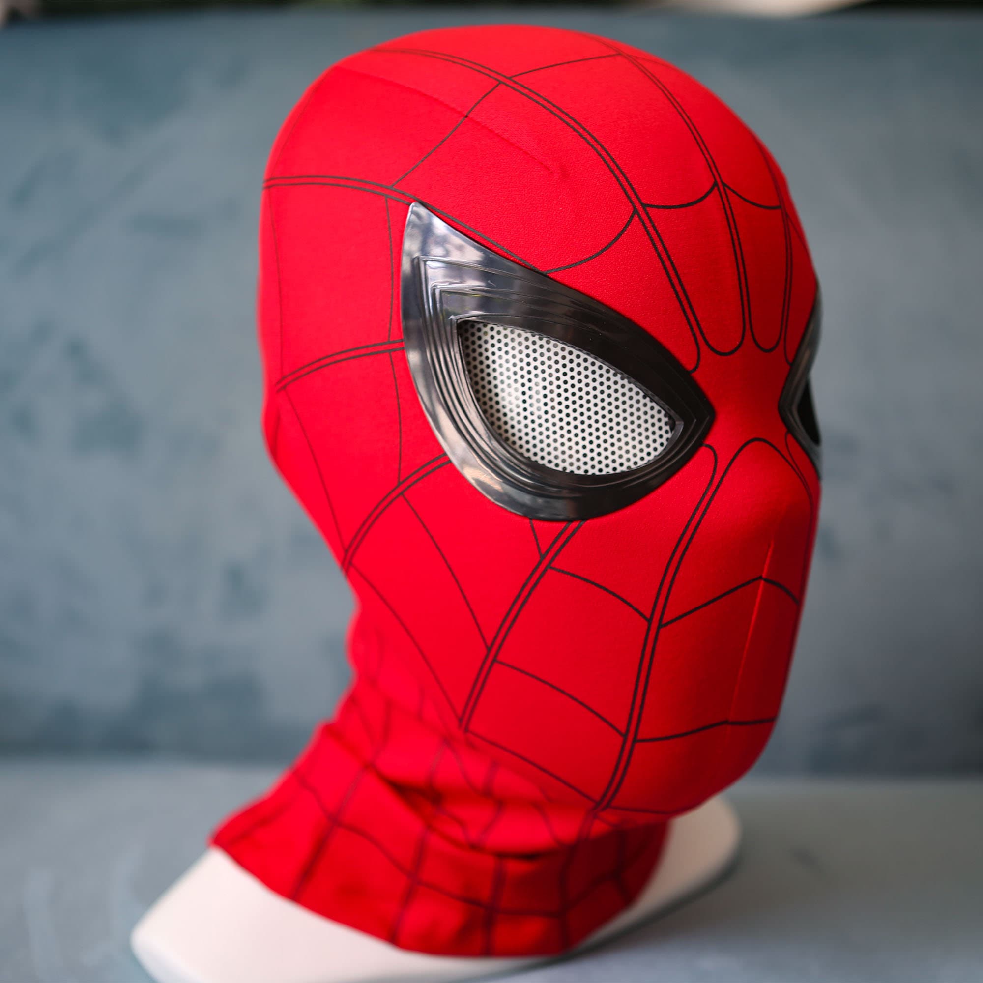 Spider Man masque rouge Pas moyen de rentrer à la maison Costume dHalloween  Masque portable Masque de cosplay mobile Accessoires de film Réplique de  bandes dessinées -  France