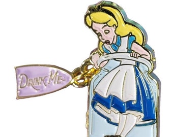 Alice Wonderland Lapel Pin Brooch Drink Me Bottle Dangling Tag Accent Pin Accessories Badge Party Favor Birthday Gift Fantasy Hobby Pin