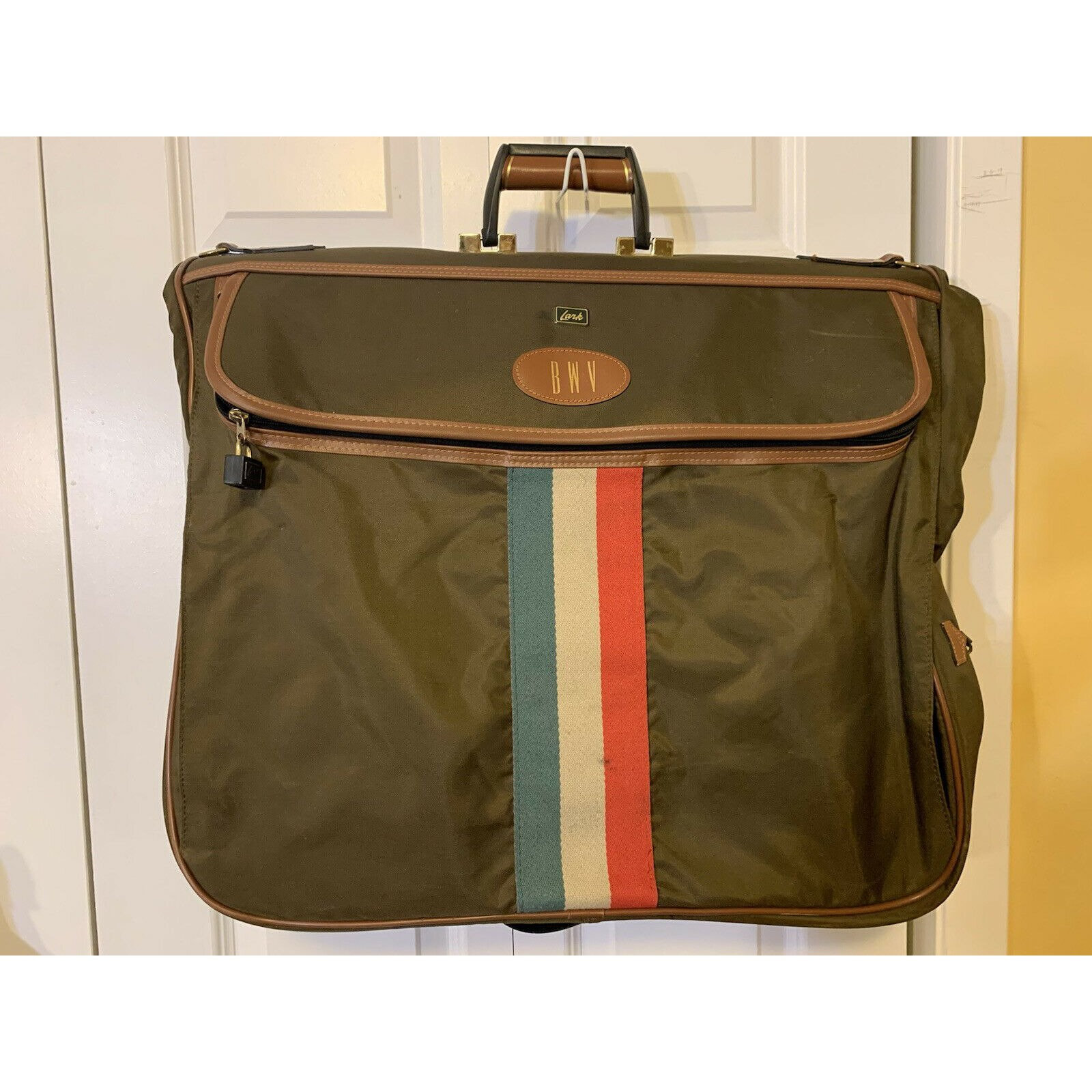 Vintage 90s authentic Beautiful Louis Vuitton folding garment luggage Bag 
