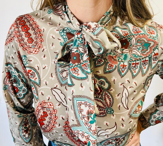 Vintage 1970s Paisley Necktie Blouse - image 4