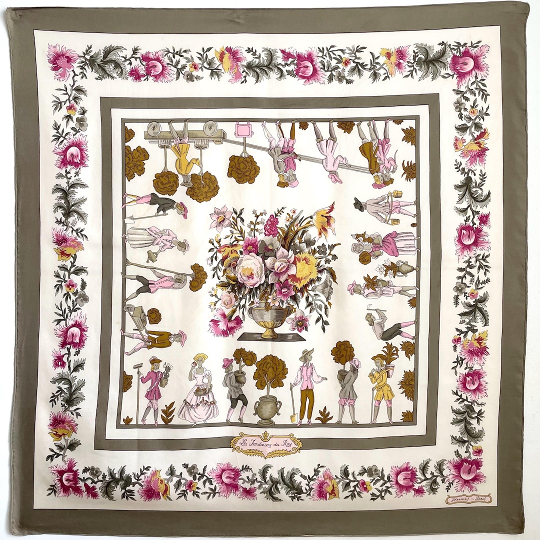 HERMES silk Carre 90 Planifleurs Flower scarf Navy main image 1