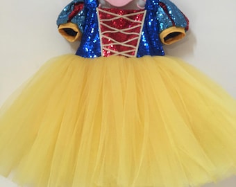 SNOW WHITE DRESS for baby. Snow White costume for Birthday.