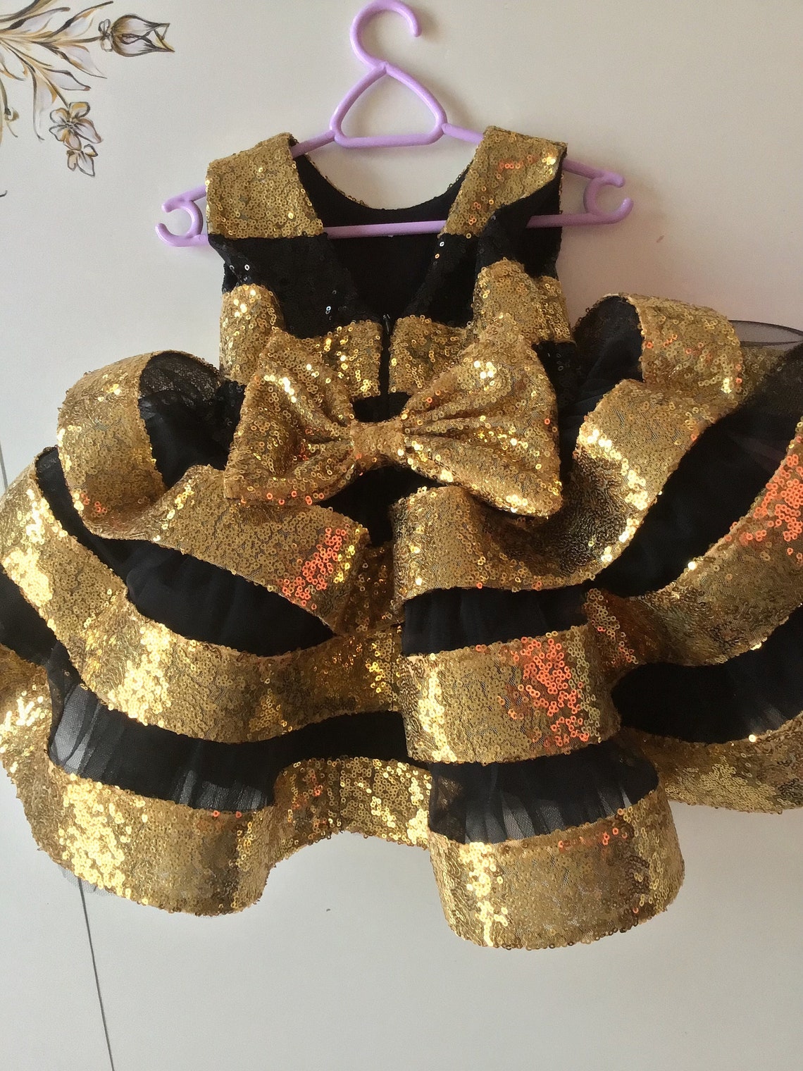 Costume Lol Surprise Queen Bee Deluxe Per Bambina - Foto 4