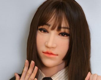 Máscara de silicona realista hecha a mano: diseño realista para cosplay y teatro.
