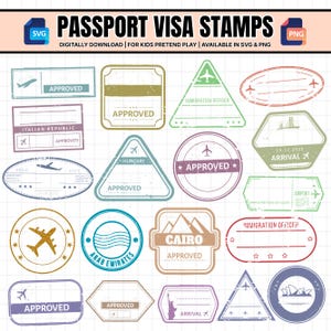 Könnte beinhalten: Eine Sammlung verschiedener Reisepass-Visastempel in unterschiedlichen Formen und Farben, darunter rechteckige, runde, dreieckige und sechseckige Designs. Die Stempel zeigen Flugzeugsymbole, Wahrzeichen und Texte wie APPROVED, ARRIVAL und IMMIGRATION OFFICER.