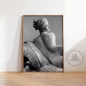 Fotografía en blanco y negro de Light Academia Decor, estatua de mujer desnuda, mitología griega, arte digital, pintura sobre la cama, arte en tonos neutros imagen 2