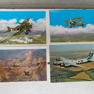 Avions Militaires Quatre cartes postales vintage