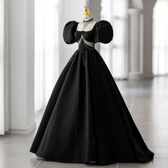 Black Gothic Black Ballgown Wedding Dress With Sequin Lace Appliques, Long  Sleeves, And Laces Up Plus Size Bridal Gresses From Queenshoebox, $152.9 |  DHgate.Com