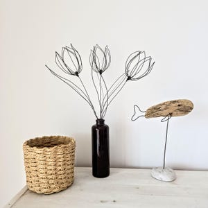 Juego de 3 tulipanes con flores de alambre / Regalo estético / Escultura floral de alambre recocido / Decoración minimalista para el hogar / Arte artesanal