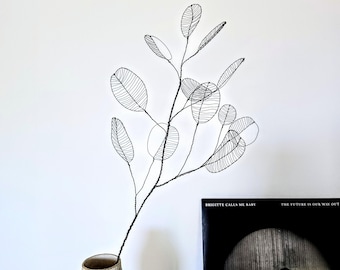 Delicate Black Wire Leaf Branch Sculpture, Minimalist Statement Piece for Modern Floor Vase Decor
