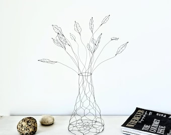Ethereal Wire Vase Sculpture: A Minimalist Botanical Statement Piece