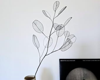 Delicate Black Wire Leaf Branch Sculpture, Minimalist Statement Piece for Modern Floor Vase Decor