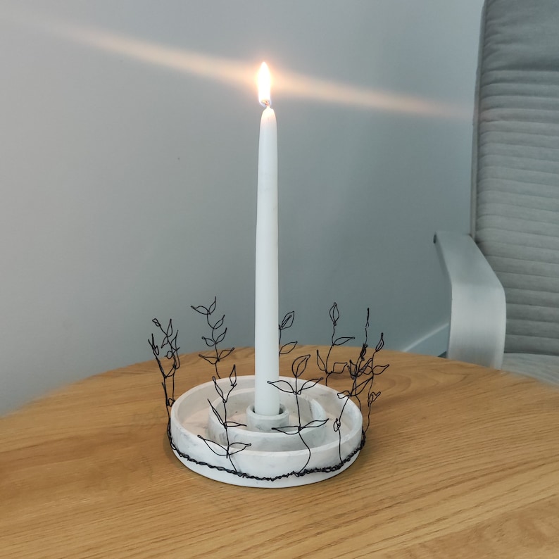 Minimalist marble candlestick holder with wire floral decor Taper candle holder Centerpiece Candle marble bowl Scandi candle plate image 3