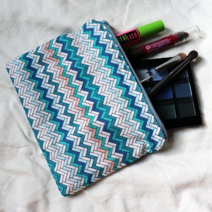 Zipper pouch | Blue, white and pink chevron