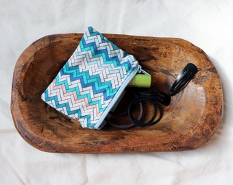 Bolsa pequeña con cremallera / Galones azules, blancos y rosas