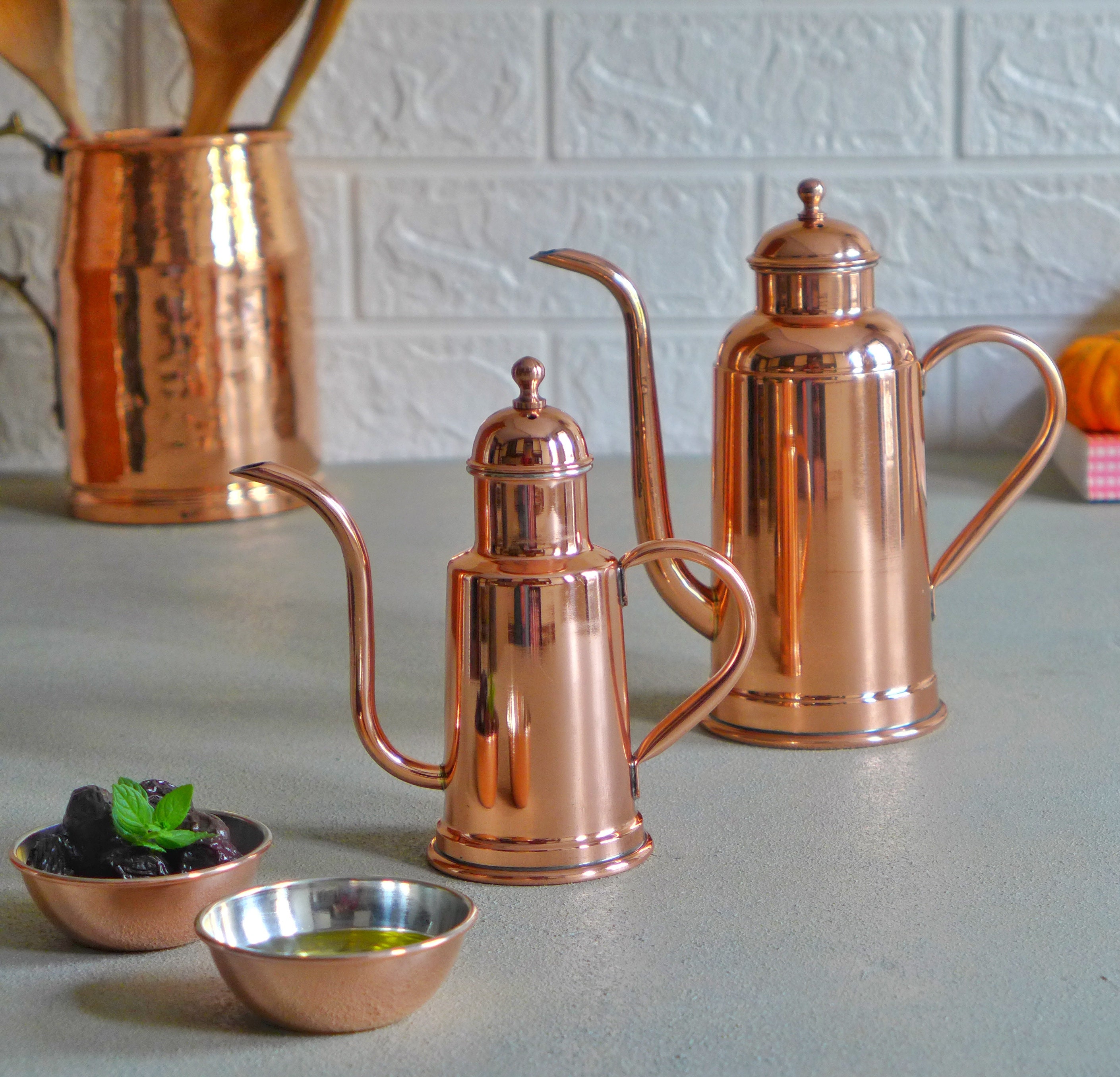 Copper Olive Oil Dispenser&2 pcs Dipping Bowl Set, Copper Olive Oil Bottle Oil Cruet Copper Sauce Bowl Cooking Gift Copper Kitchen Decor