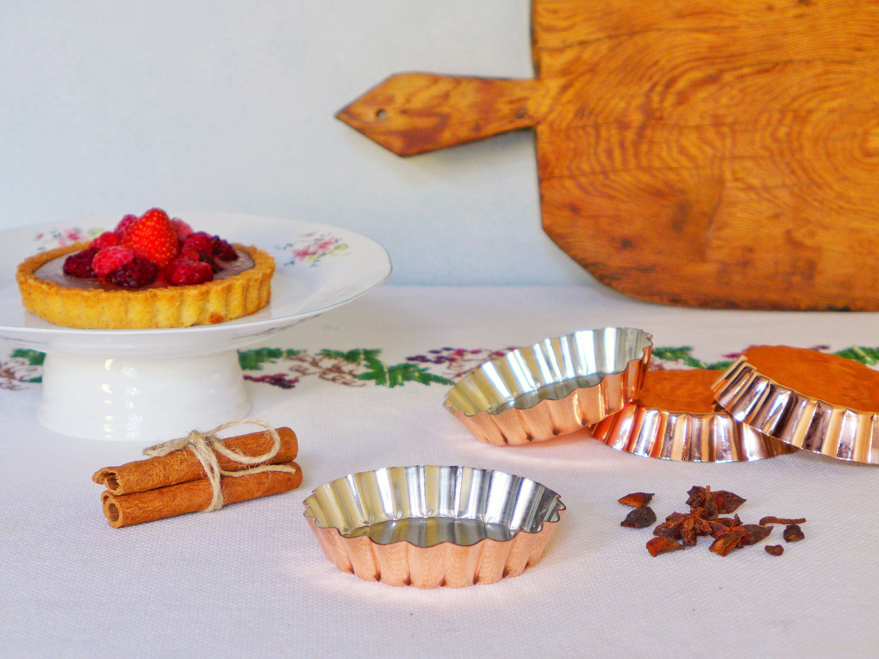  24 Pieces Mini Tart Pans with Removable Bottom 4 Inch Round  Nonstick Quiche Pan Fluted Sided Tart Tins Non Stick Small Tart Mold for  Kitchen Baking Pies, Tartlets, Mousse Cakes, Muffins