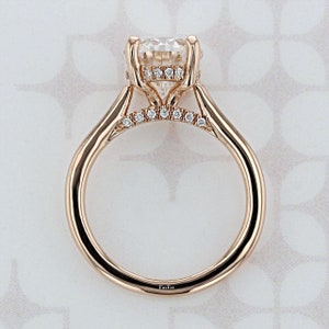 Anillo de compromiso de moissanita ovalada de 2,5 quilates, anillo de oro macizo de 14 quilates, anillo único y delicado, anillo ovalado con halo oculto, joyería vintage hecha a mano