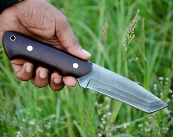 Handgefertigtes scharfes und funktionelles Jagdmesser mit Kohlenstoffstahl. Bestes Geschenk für Camping und Outdoor-Survival-Ausrüstung