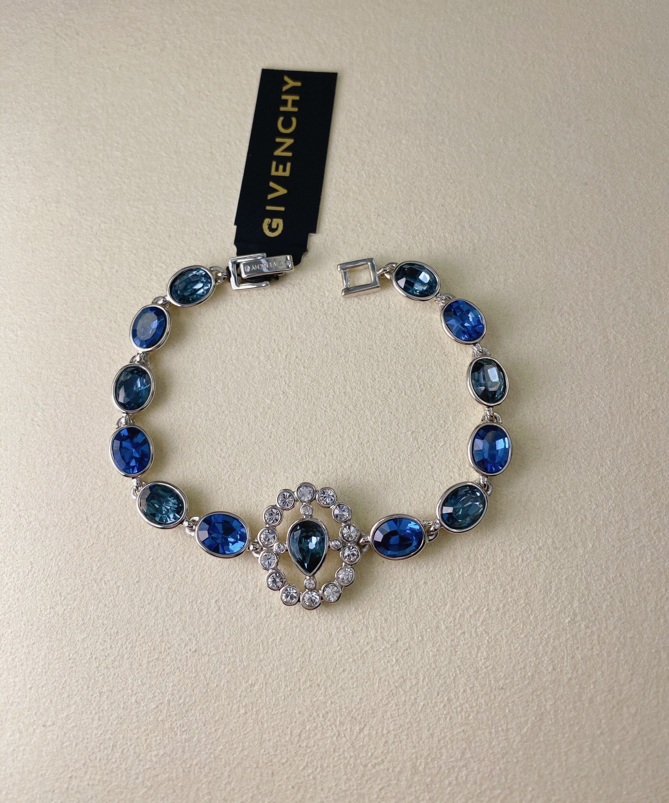 【Givenchy】　ブレスレットウォッチ 外箱&ギャランティカード付　ブルー NWT Givenchy Blue Signed Flex Bracelet/Hook in Clasp/ Blue