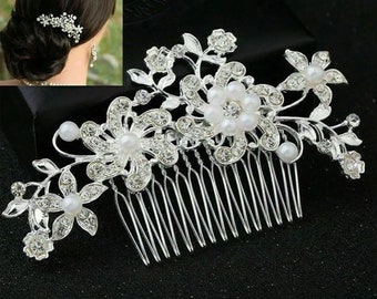 Wedding hair comb silver, pearl and crystal. Bride or bridesmaids, wedding day, hair jewellery, hair comb