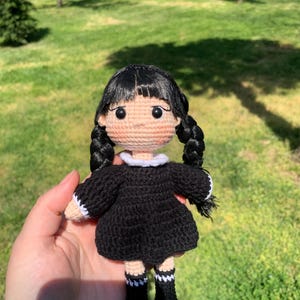 Small Wednesday Addams Inspired Amigurumi Doll – 19 cm (7.5 in) – Handmade Gothic Crochet Gift
