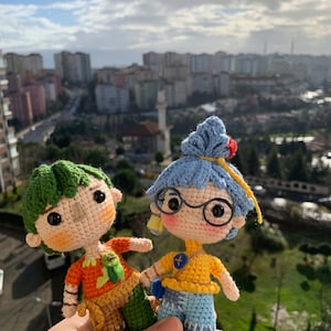 Se necesitan dos May y Cody a crochet, muñecos de crochet May y Cody, amigurumi May y Cody