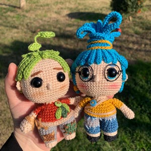 Se necesitan dos muñecos de crochet May y Cody, amigurumi May y Cody, Se necesitan dos muñecos de crochet May y Cody, amigurumi
