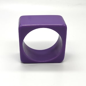 Lila fyrkantigt armband