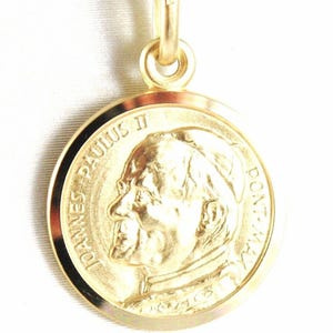 solid 18k yellow gold Saint Pope John Paul II, diameter 17 mm medal pendant, very detailed