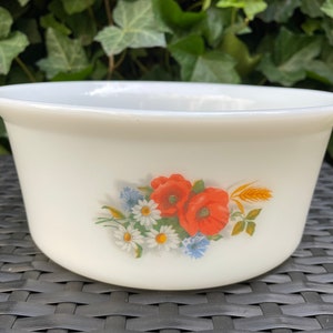 Große Arcopal France Schale mit Blumenmuster