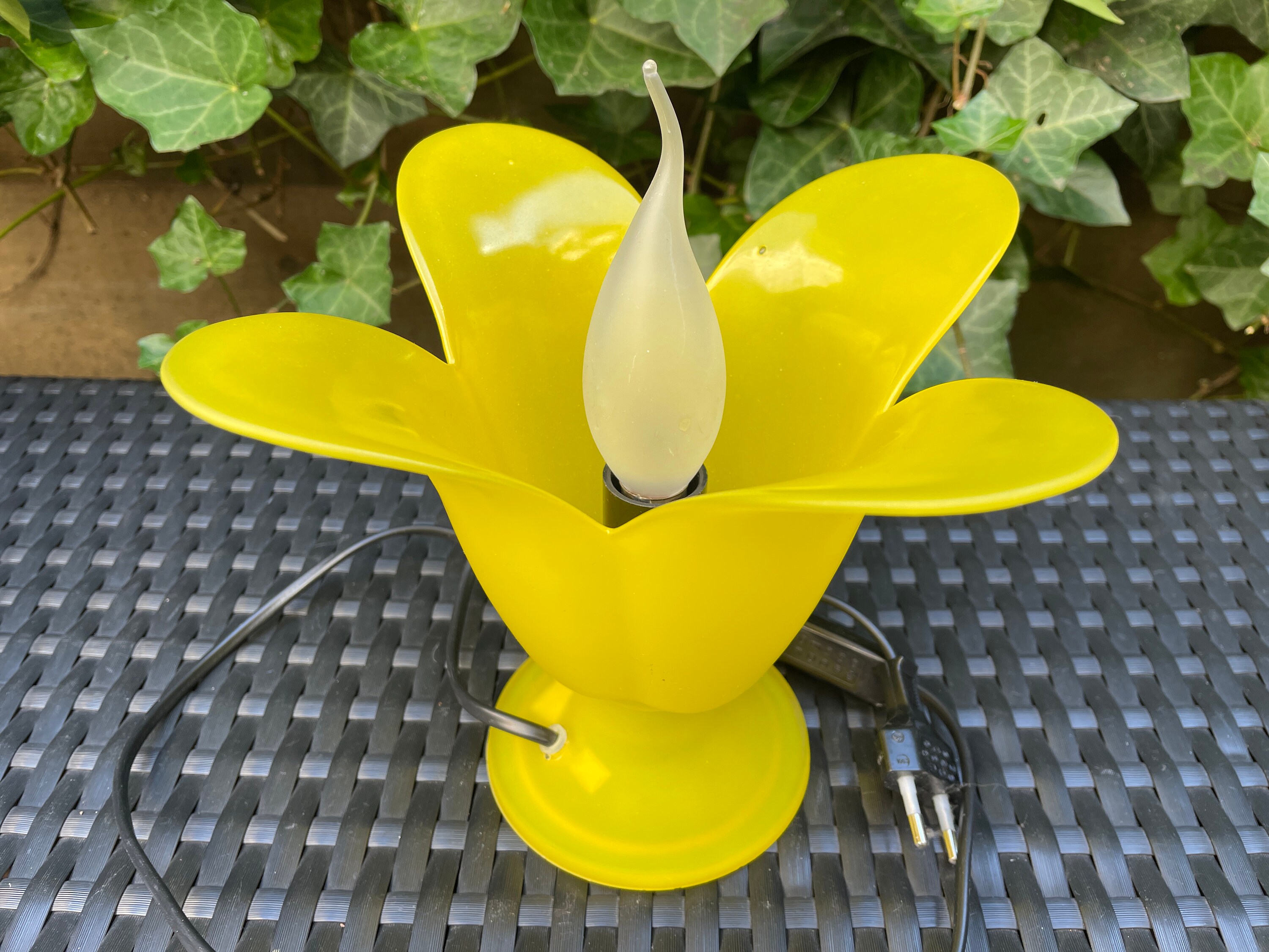 Yellow Tulip Table Lamp by Van De Heg - Etsy