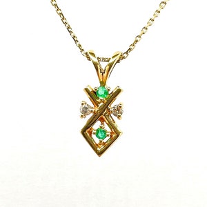 Vintage 14K Yellow Gold Emerald and Diamond 0.3ct Pendant