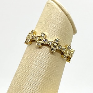 18K Yellow Gold Diamond Clover Ring