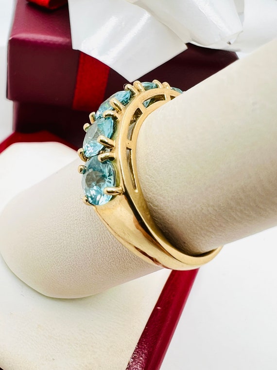 Pretty 10K Yellow Gold Aquamarine Ring Size 7 - image 3