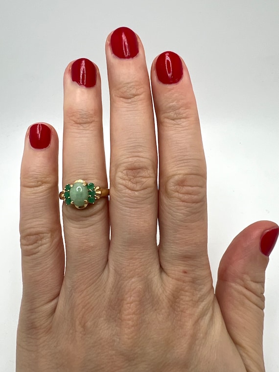 14K Yellow Gold Jade Floral Ring Size 5.75 - image 6