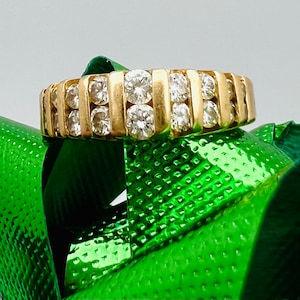 Vintage 14K Yellow Gold Diamond Ring Size 5.25