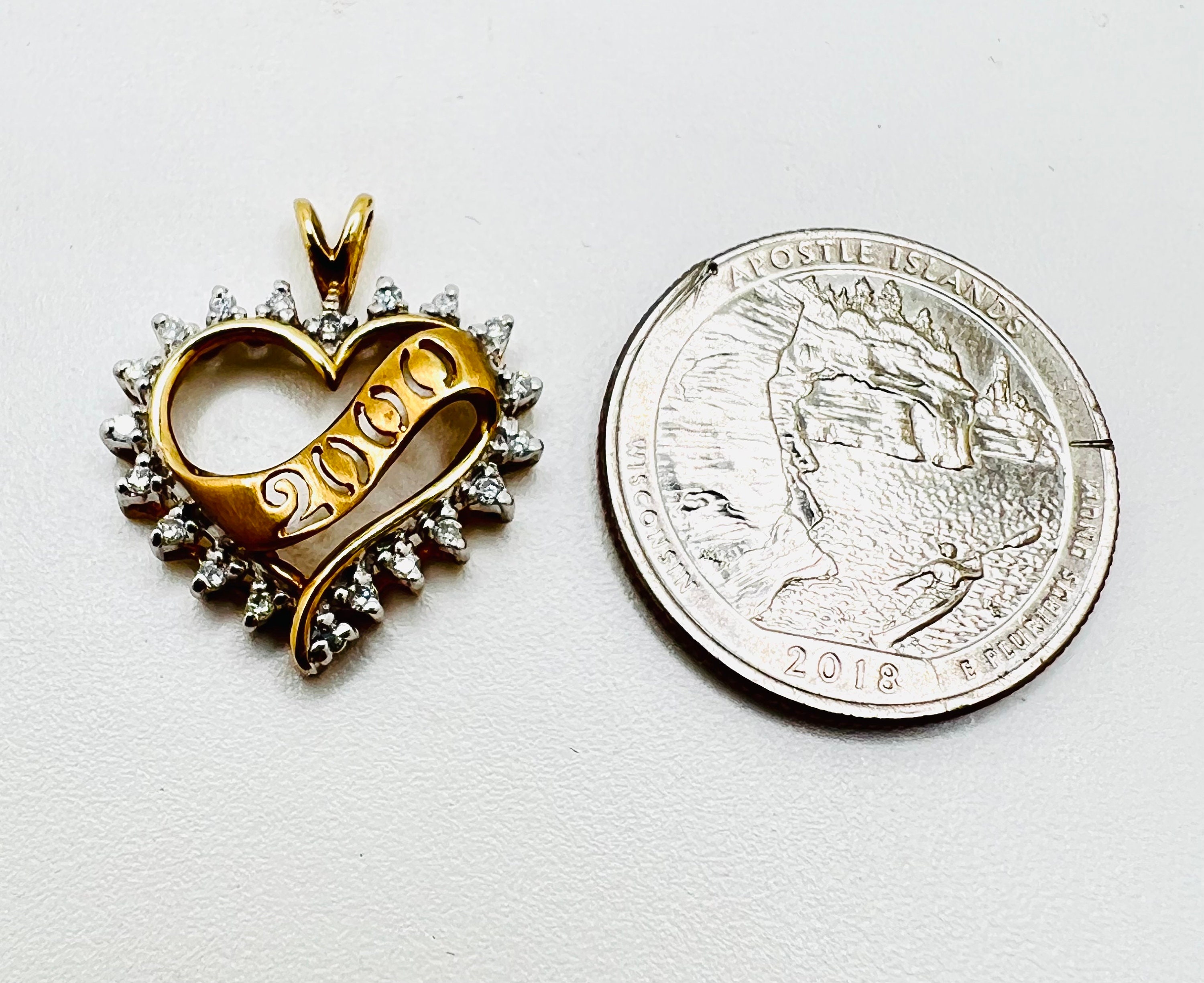 Vintage 10K Yellow Gold Diamond 0.20ct Heart 2000 Open Pave Vintage 10K Yellow Gold Diamond 0.20ct Heart 2000 Open Pave