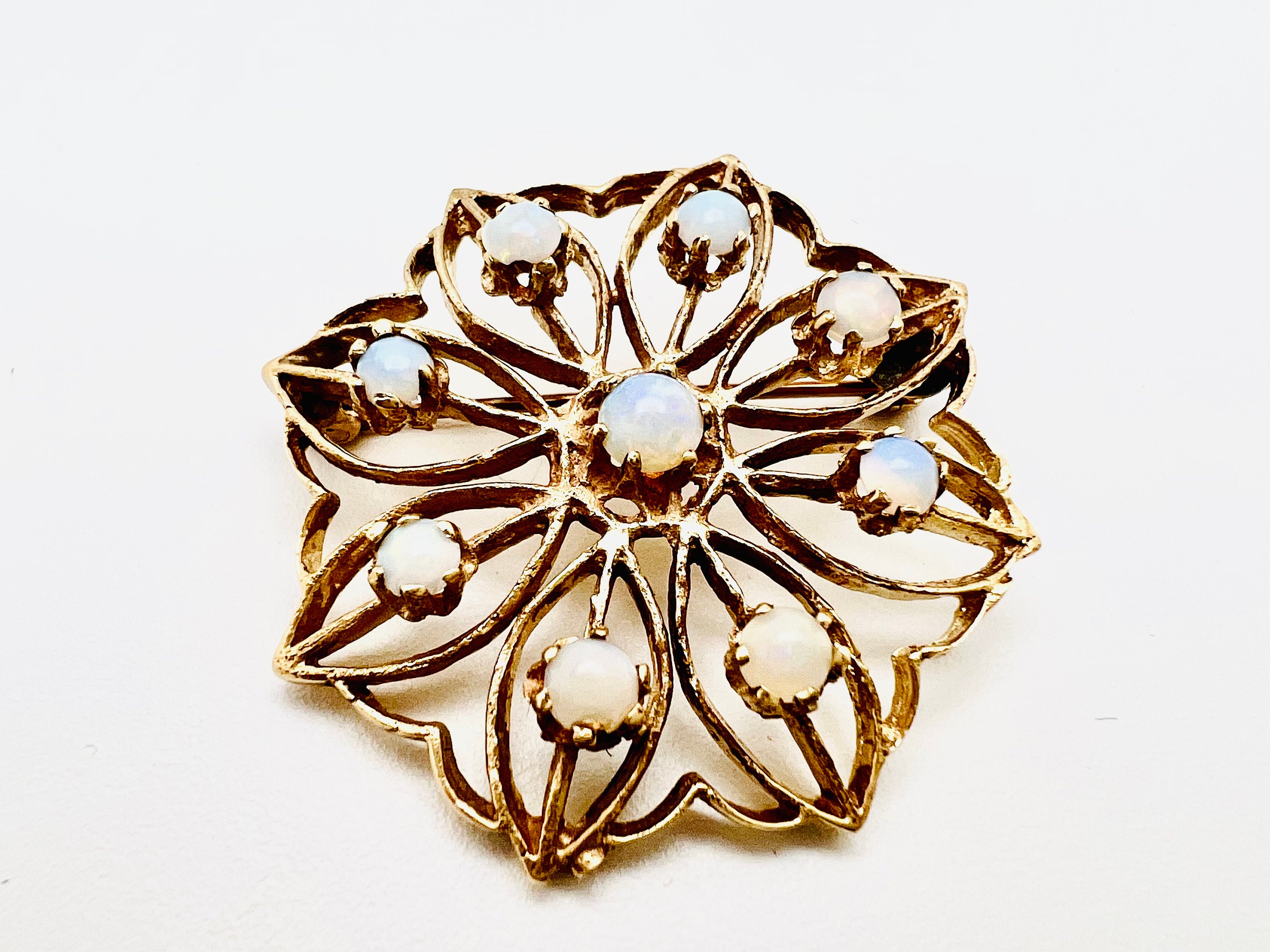 ー品販売  14K 日本 Etsy - ブローチ。 フラワー オパール ゴールド イエロー オパール