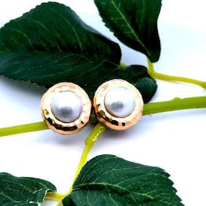 Vintage 14k Yellow Gold and Cultured Pearl Earrings With